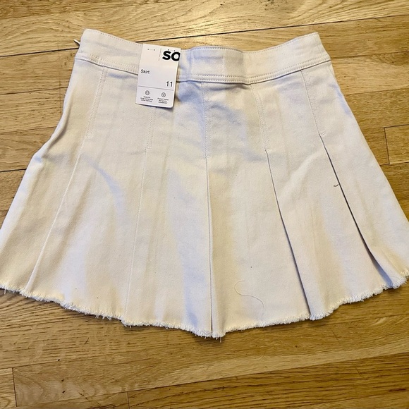 SO Cream Mini Skirt - Picture 5 of 5